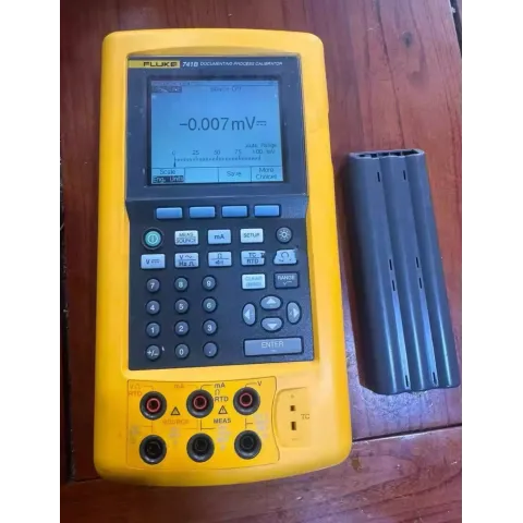 Fluke 741B Fully Featured Recording Calibrator